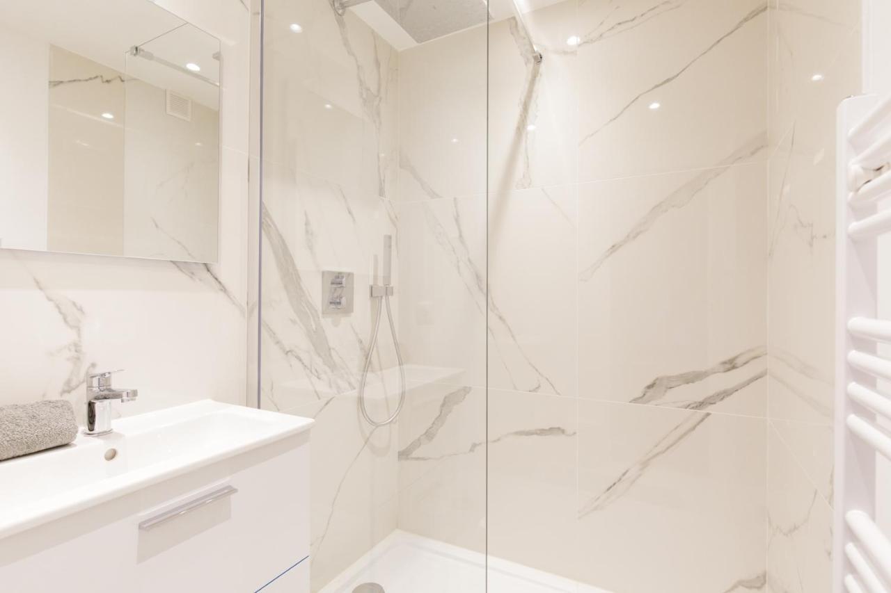 Suite 118 - Piscine - 50 Metres Plage - Terrasse - Clim - Wifi كان المظهر الخارجي الصورة